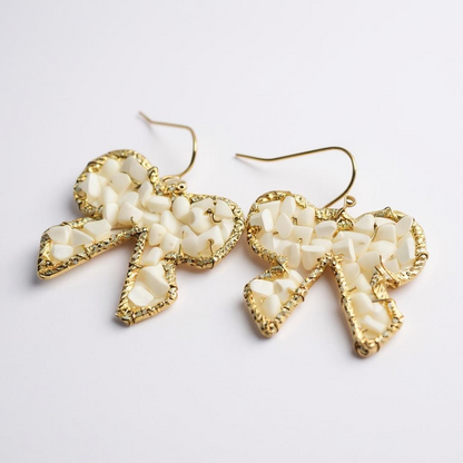 Ribbon shaped earrings