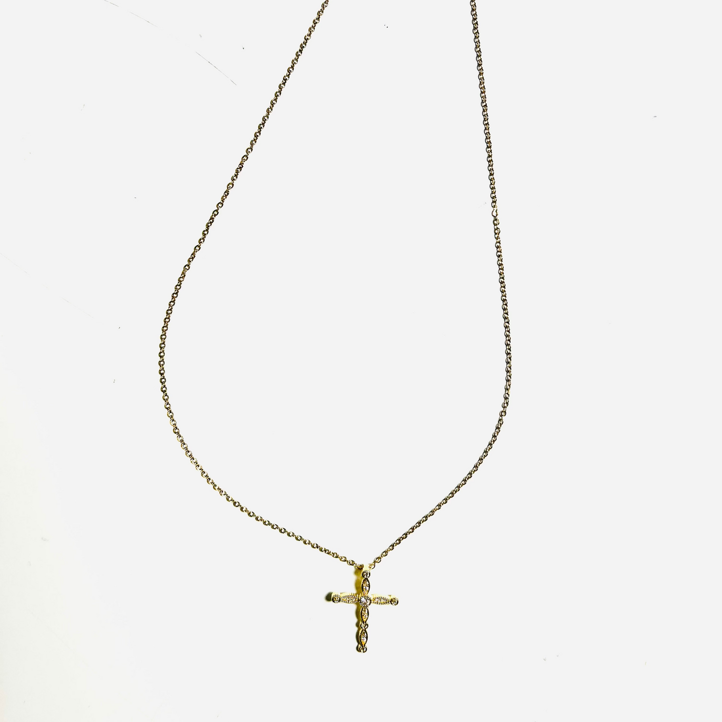 Elegant Cross Necklace – Inspired by Women of Faith
