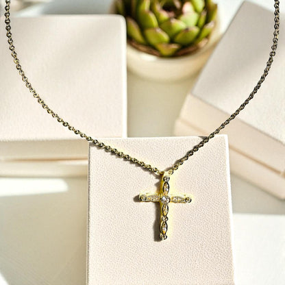 Elegant Cross Necklace – Inspired by Women of Faith
