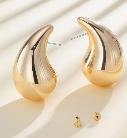 EARRING / Bold Gold Teardrop